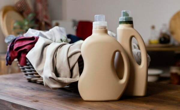detergent-bottles-clothes-arrangement detergent-bottles-clothes-arrangement